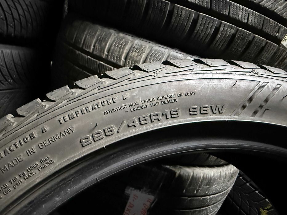 225-45 R19 96W Goodyear Vector 4 Seasons 2шт