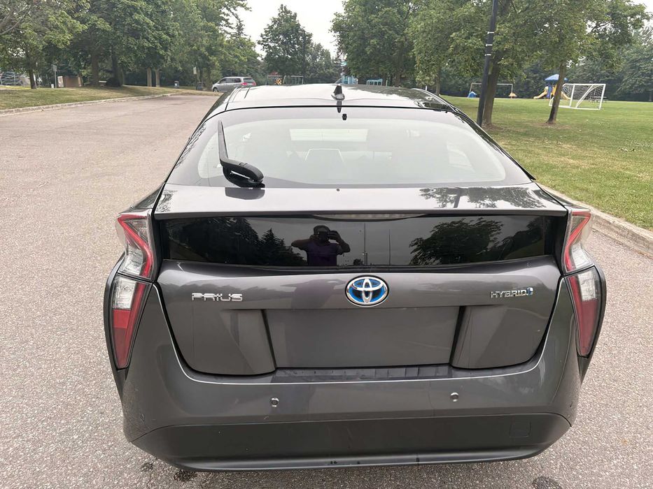 Toyota Prius      2016