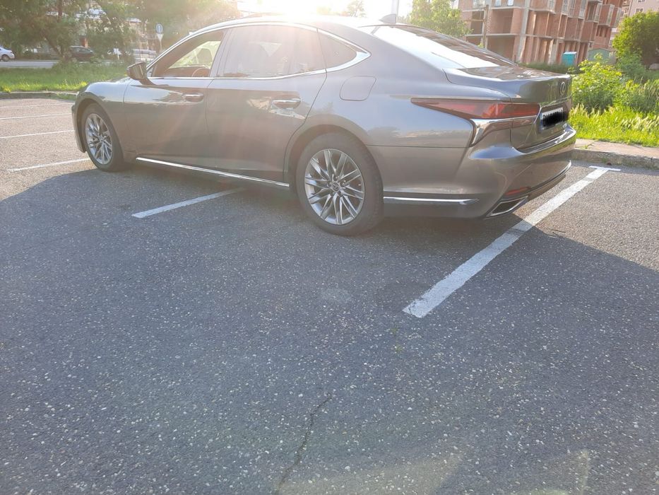 Lexus LS 500 3.5твин турбо 450 лс: 42 500 $ - Lexus Бровари на Olx
