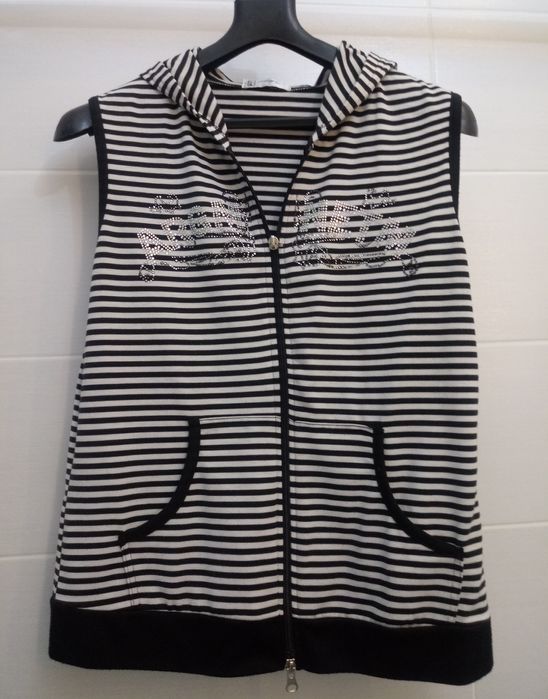 Kamizelka z kapturem z lekkiej dzianiny w paski czarno-białe/ rozm.S/M