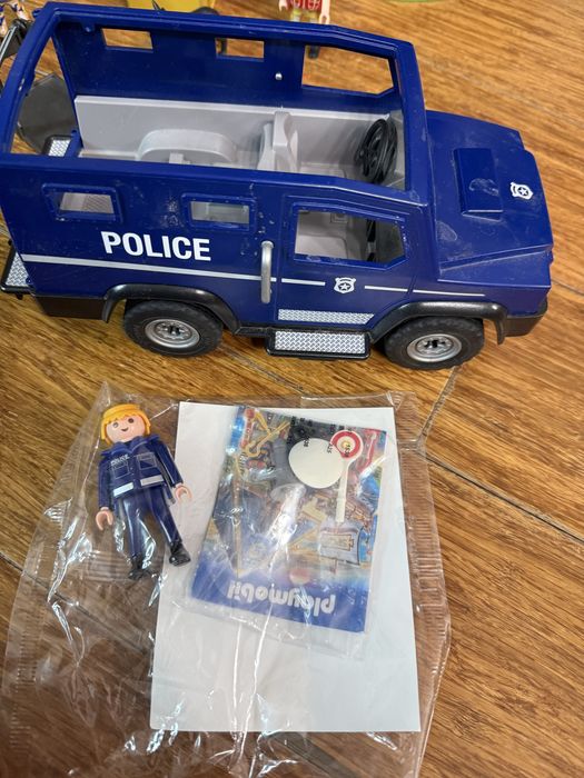 Playmobil Adventure 9429 plus dinozaury i policja