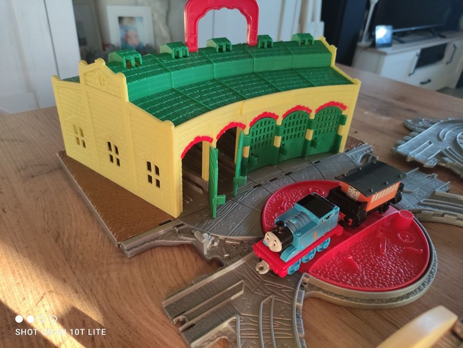 Zestaw Tomek i przyjaciele, Domkowo i dźwig Karolek