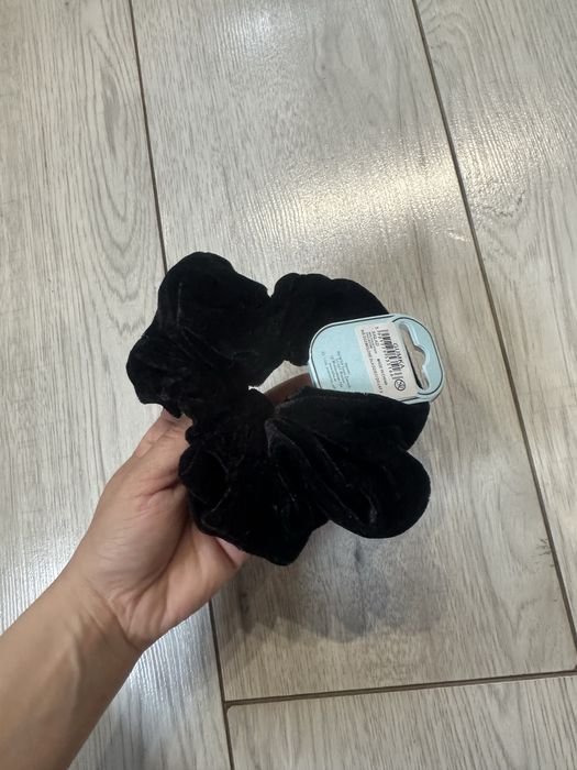 Nowa gumka do włosów