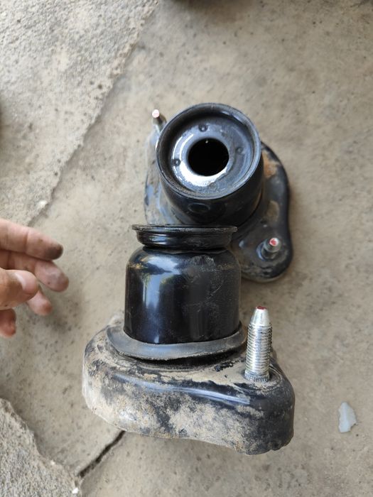 Опора заднего амортизатора mitsubishi outlander 3