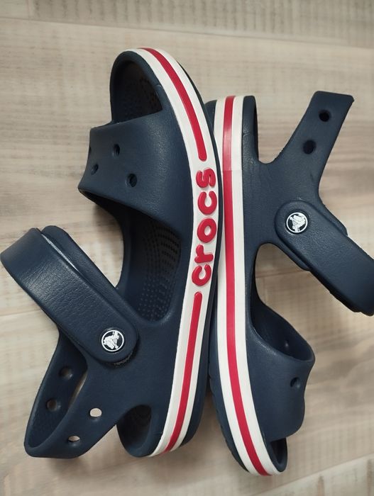 Продам crocs оригінал J3