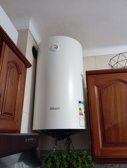 Termo acumulador(marca eluxe)novo em perfeito estado