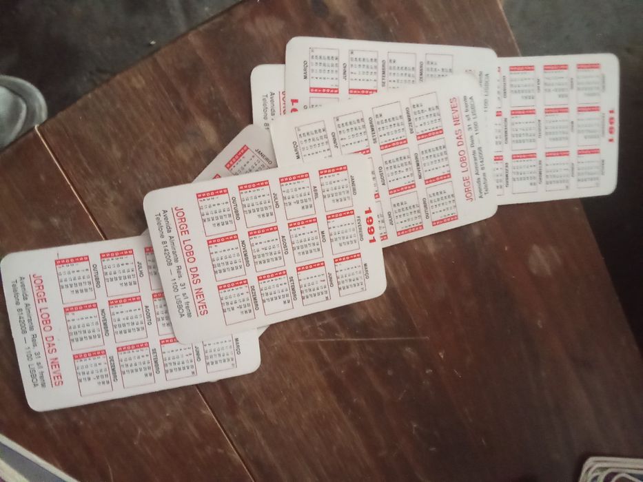 Calendários de Metallica Iron Maiden e Guns and Roses.