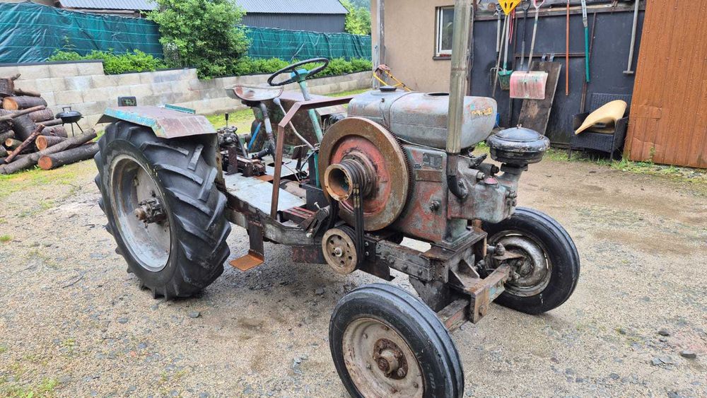 Traktor ES 320 – 18 KM