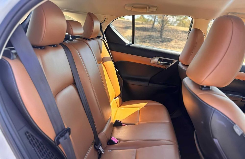 Lexus CT 200h      2017