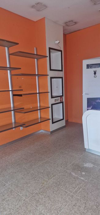 Arrenda-se loja Shopping Massamá  perto da estação de comboios
