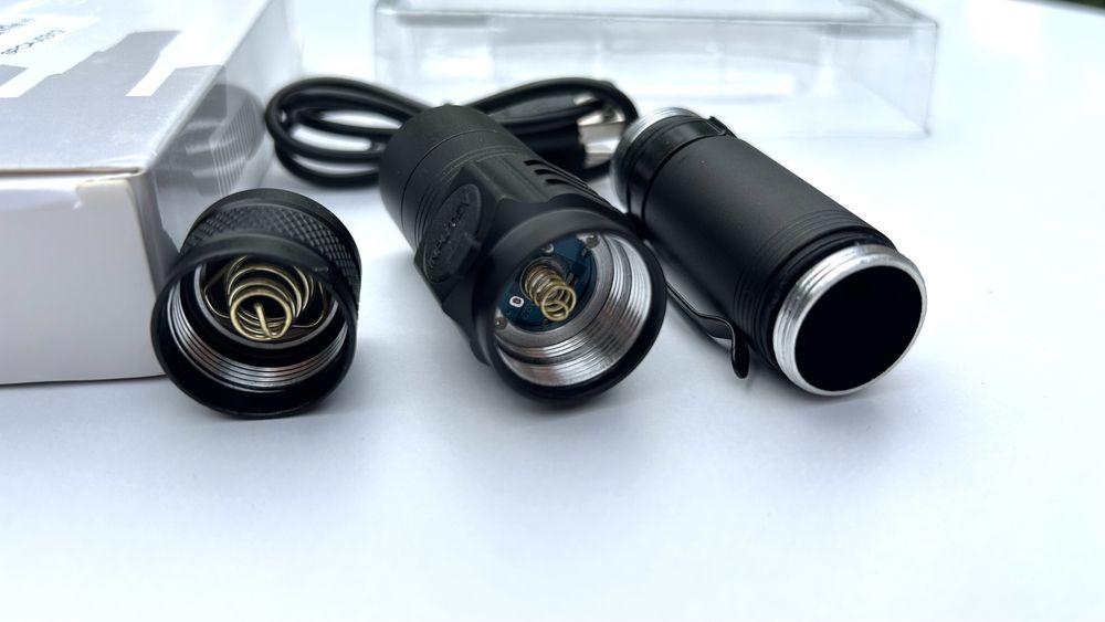 Ультрафиолетовый фонарик 365 НМ Vastfire (2 варианта) черное стекло