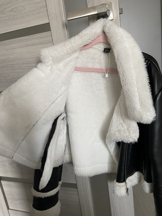 Жіноча куртка з екошкіри