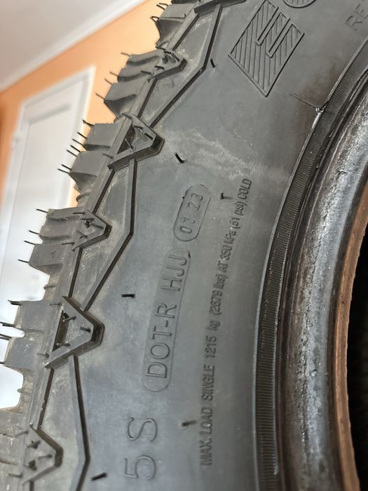 Хороший Комплект шин М/Т 245/70/17 EQuipe