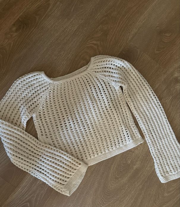 Светр в'язки в сіточку