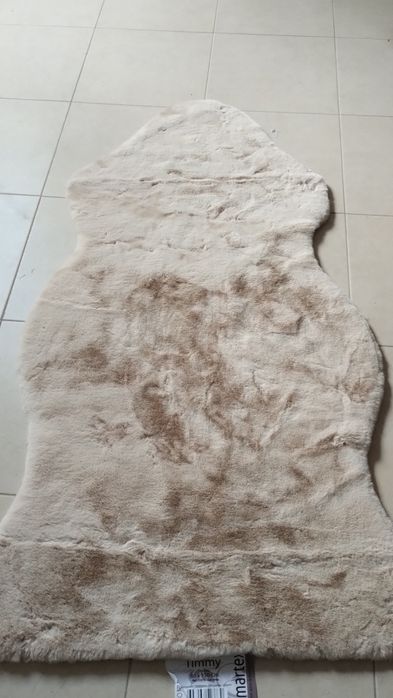 Conjunto de 3 tapetes NOVOS de pêlo