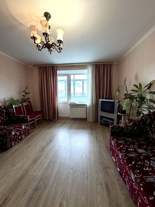 Оренда 3к квартири, Виставка