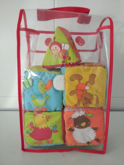 Jogo de cubos para bebés