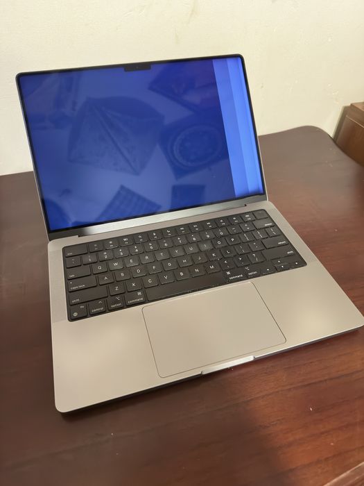 Macbok pro 14 M2 pro (12/19) 16Gb 1Tb - uszkodzona matryca