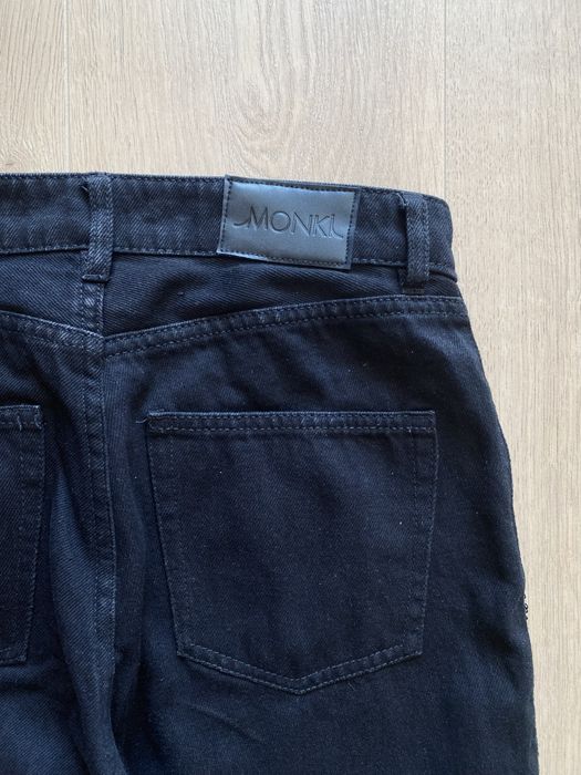 Monki - czarne spodnie z wysokim stanem i cekinami