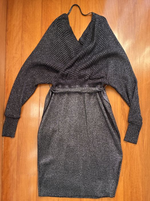 Vestido brilhante manga comprida