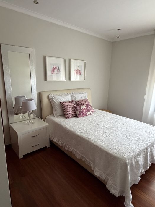 Apartamento T3 mobilado a venda na rua dos Combatebtes do Ultramar