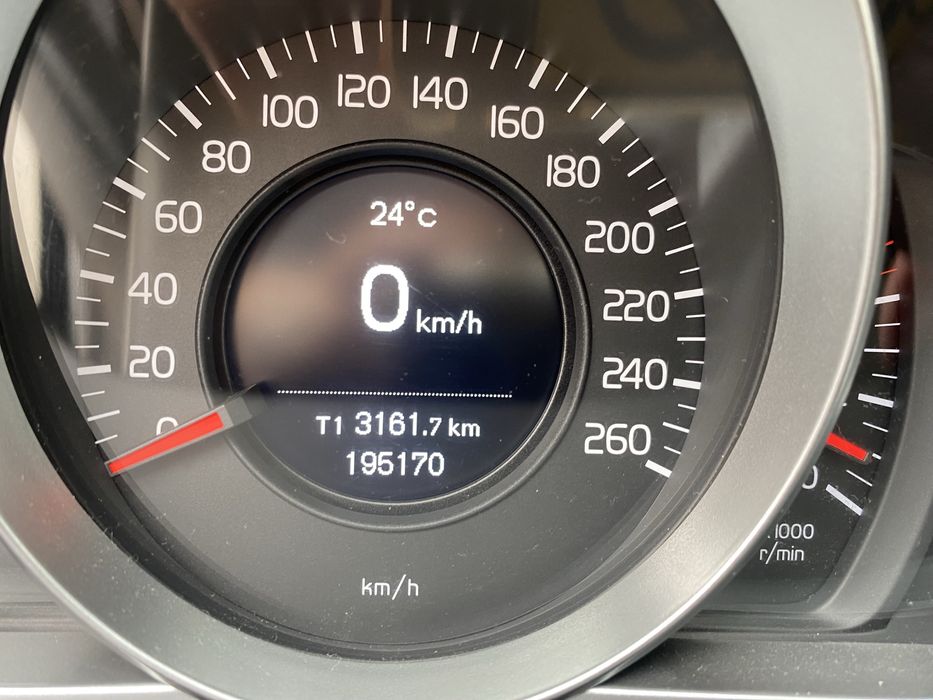 Volvo V40 2.0 2016 — photo 5