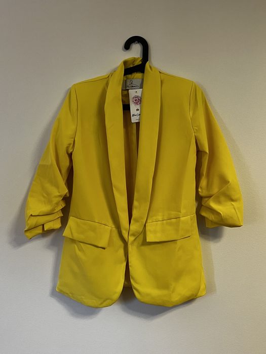 Nowy włoski garnitur damski – modny cytrynowy kolor