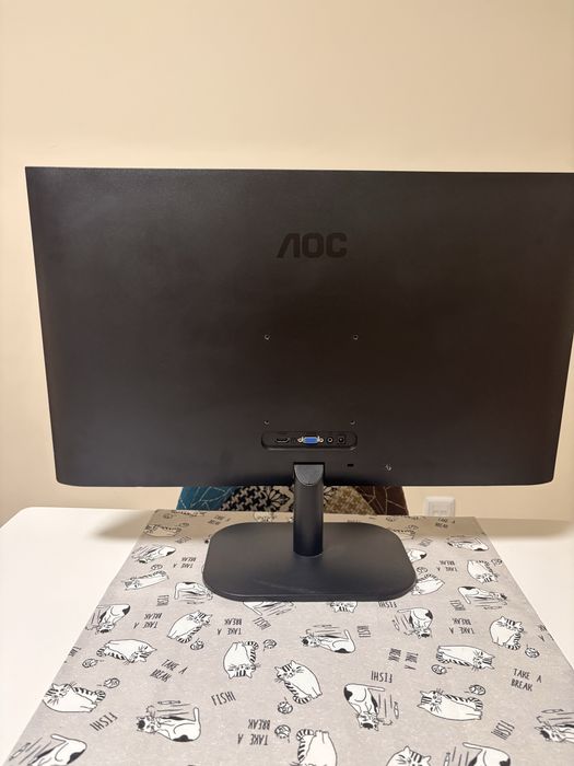 Monitor AOC  27”
