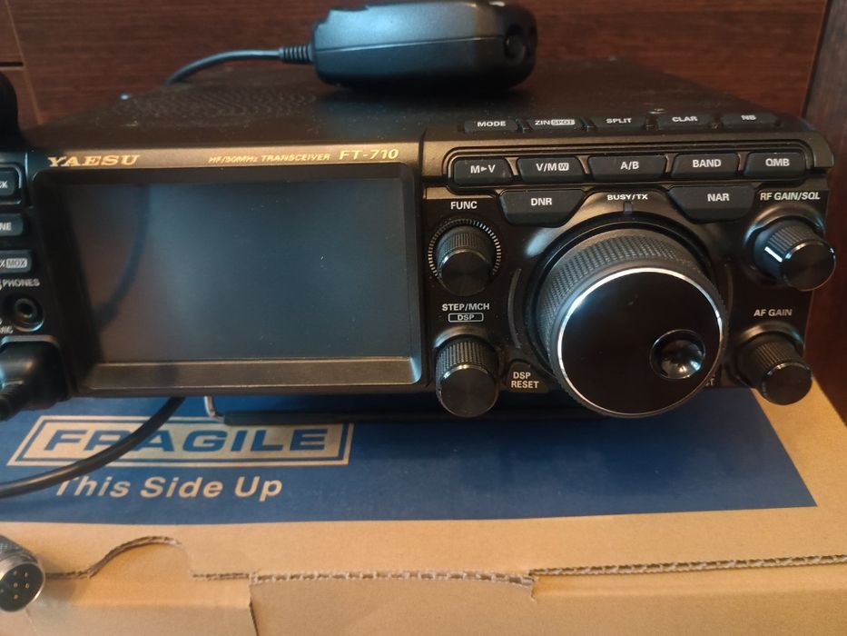 Yaesu ft 710 Radio KF,CB