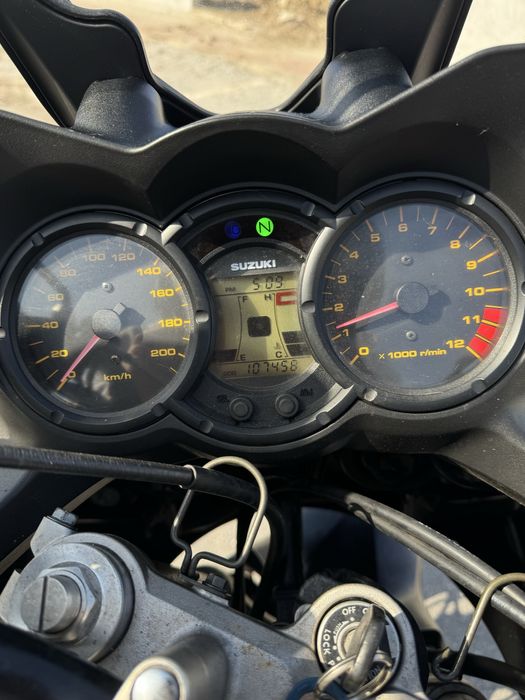 Suzuki v-strom 650 1 serie