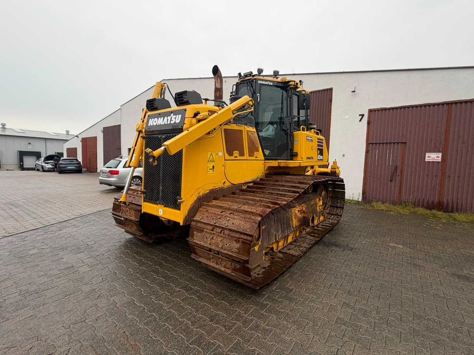 Wynajem spycharka Komatsu D65PXi-18 22 tony