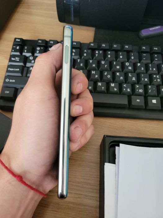 Samsung Galaxy S10e під відновлення чи на запчастини