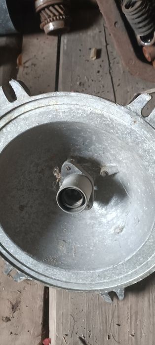 Уличный фонарь или теплица