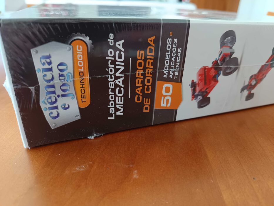 Laboratório de Mecânica - Carros de Corrida