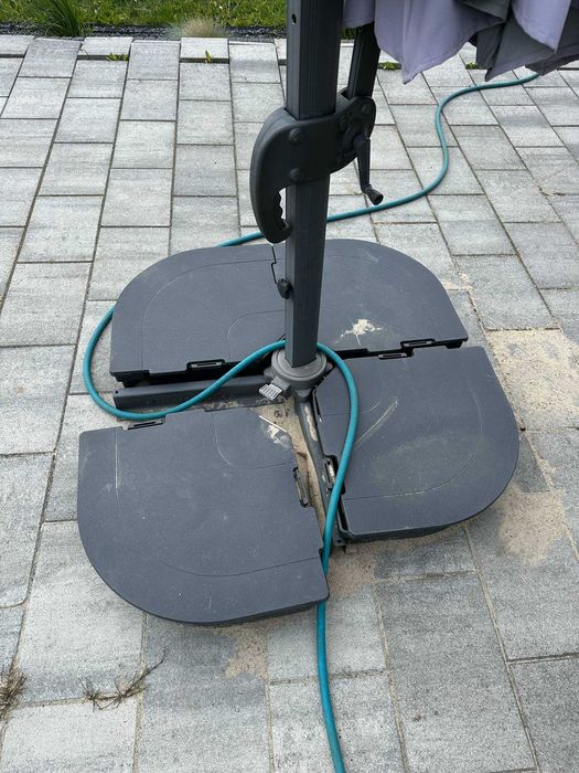 Parasol ogrodowy , uszkodzony