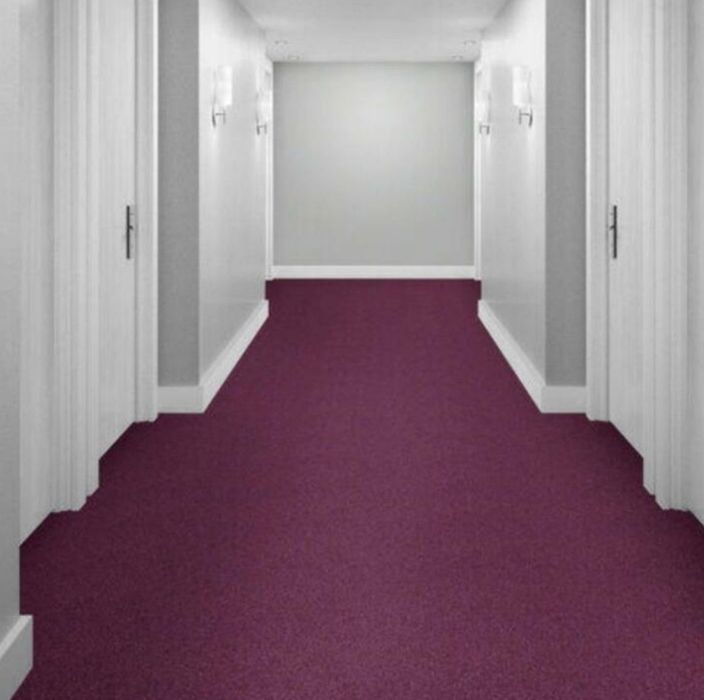 Wykładzina dywanowa w płytkach 50 x 50. Heuga 727 Plum