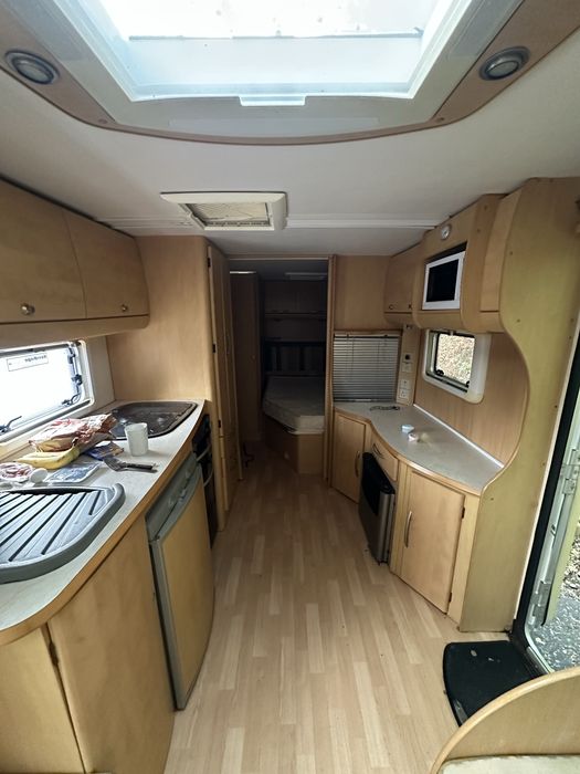Caravana inglesa , CAMA FIXA, impecavel 2007
