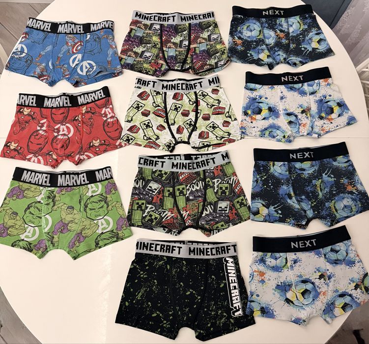 Набір 5-6 років: плюшевий халат, труси-боксери Next 11 шт, 4 майки