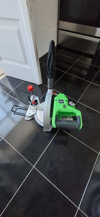 Vendo máquina de esquadria