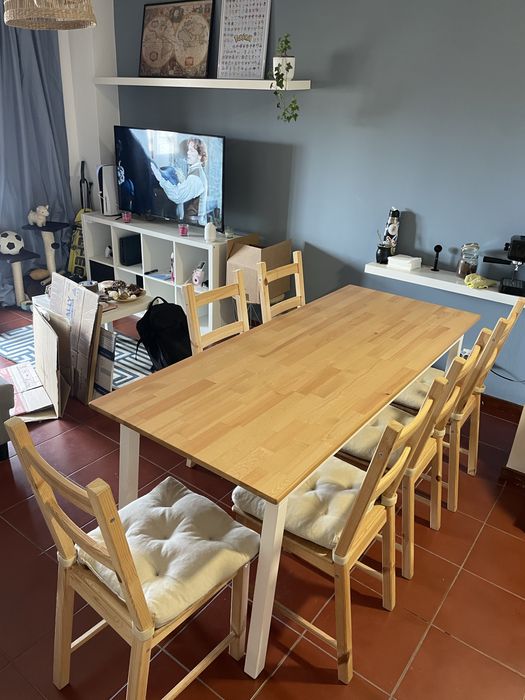 Mesa de jantar com 6 cadeiras – Bom estado