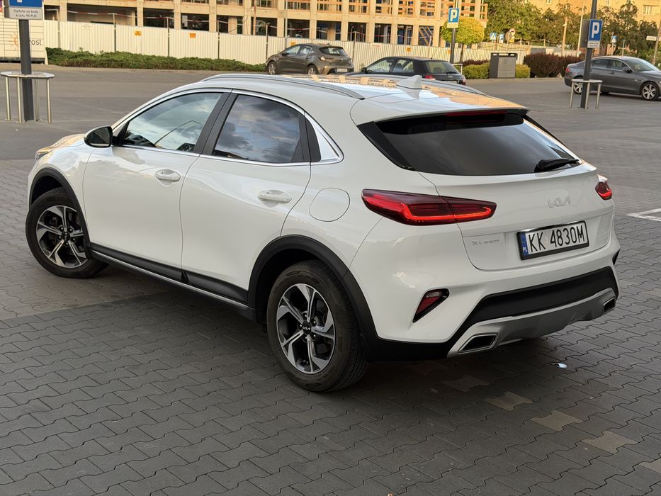 Kia XCeed model 2022 1.5 T-GDI 160km seriwsowany garażowany