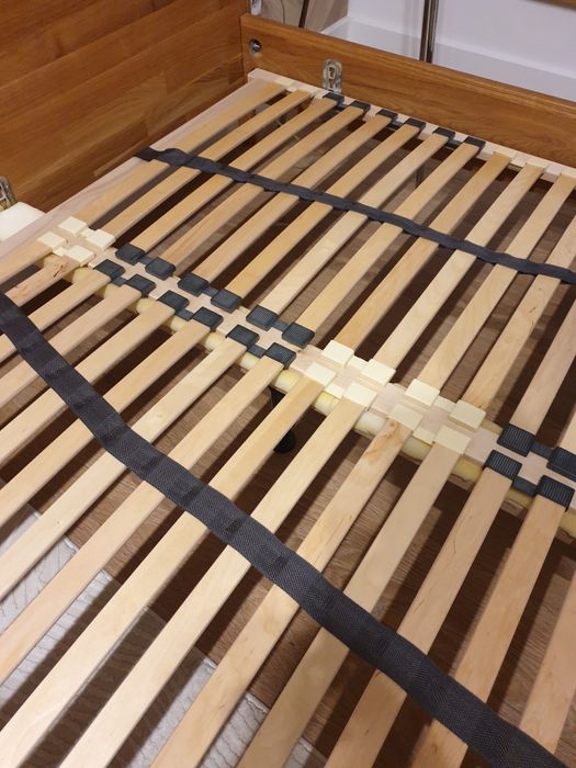 Łóżko dębowe firmy Zych Meble model Adria ze stelażem materac 140cmx20