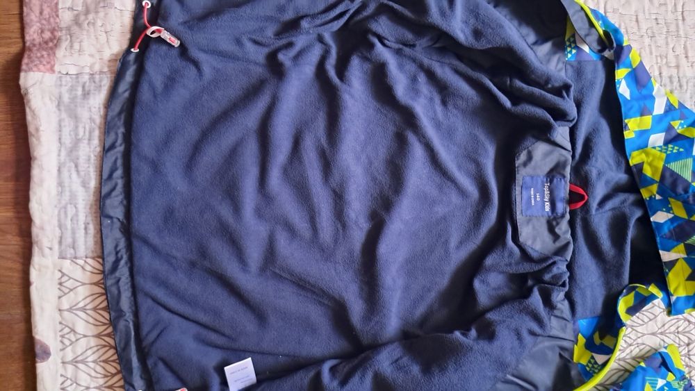 Куртка,  ветровка весна-осень р.140