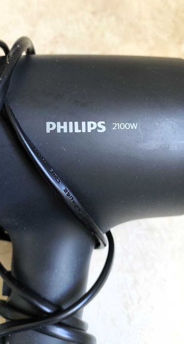 Suszarka do włosów Philips BHD351 nasadką ThermoProtect, moc 2100W