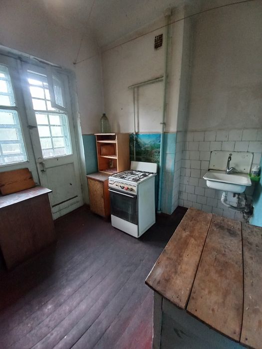 Продаж двух кімнат в сталінкі