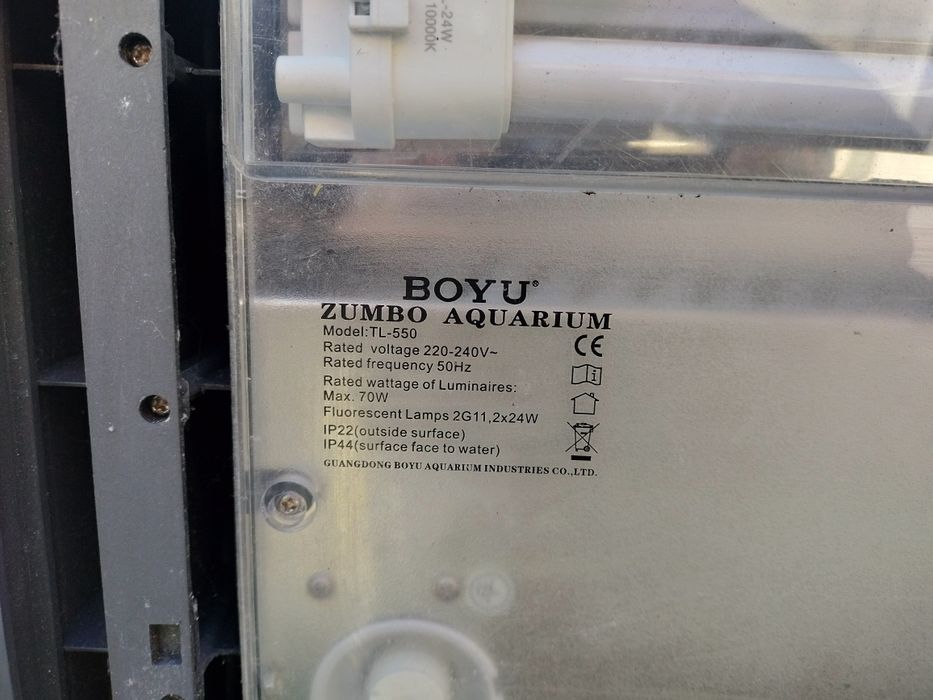 Aquário boyu usado