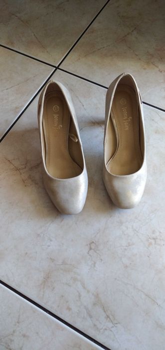 Sprzedam buty damskie, rozm. 37