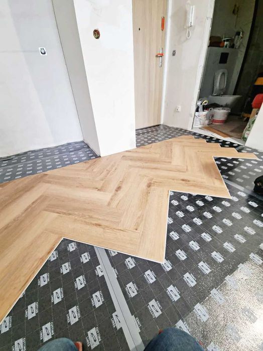 Montaż paneli LVT | winylowych | na klej | Berry Alloc | parkiety