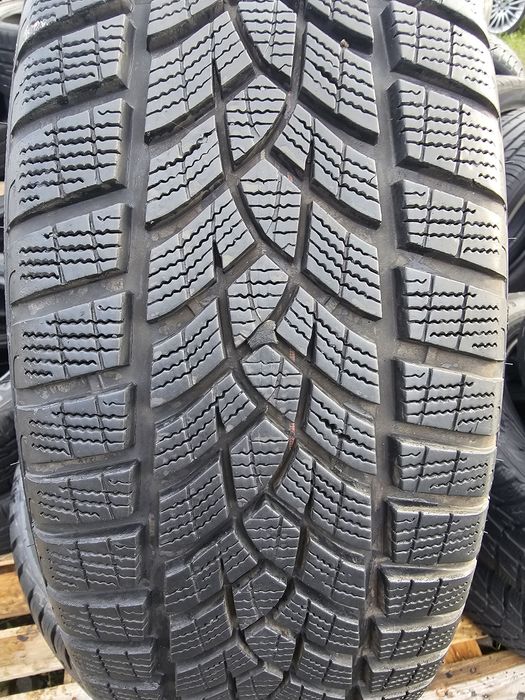 2 x 195/50R20 95H Goodyear Ultra Grip Performance