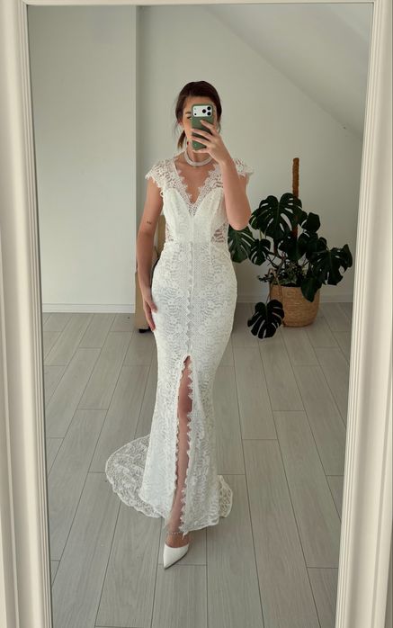 Koronkowa suknia ślubna rybka odkryte plecy